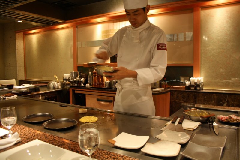 <p>The Chef prepares all the dishes in front of your eyes</p>