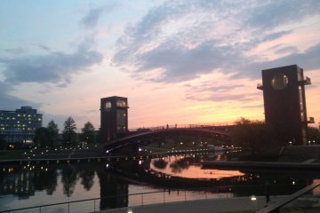 <p>Sunset at Kansui Park&#39;s Tenmon Bridge from the porch of Starbucks</p>