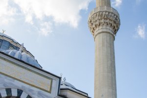 Menara Masjid, Menjulang dan Gagah