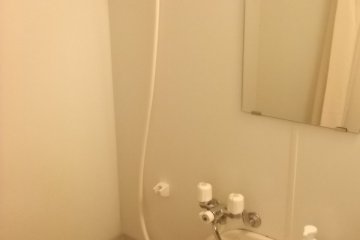 <p>My tiny bathroom</p>