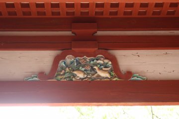 <p>The carving of birds facing visitors leaving the shrine &nbsp;</p>