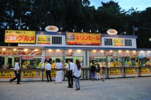 Semi-permanant food stalls on the thoroughfare