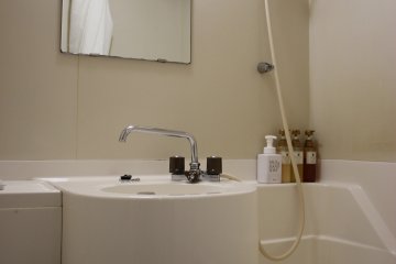 <p>Чистая ванная, в которой можно расслабиться после трудного дня</p>