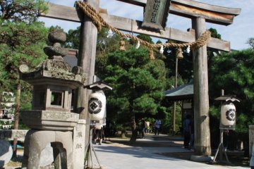 <p>The torii welcoming you to Shoin Jinja</p>