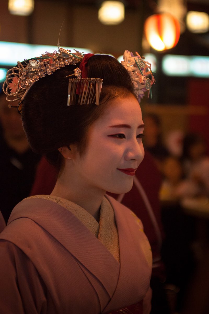 <p>Maiko and geisha at Gion Matsuri</p>