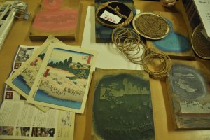 Different tools for making woodblock prints