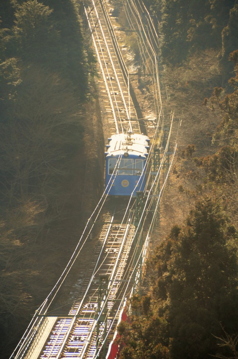 <p>The cable car, which travels from Takimoto to Mitake Village, has been operating since 1927.</p>