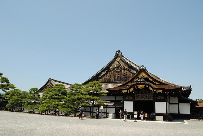 The Ninomaru Palace is the main attraction at Nijo-jo.  You can walk the same halls that shogun and daimyo have walked.