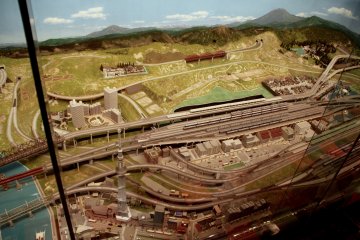 <p>A top view of the interactive HO-gauge model trains</p>