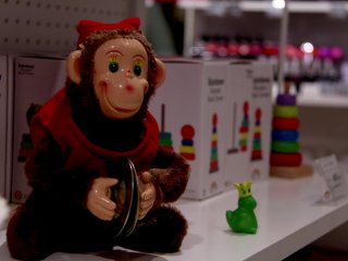 Adaptasi Magic Monkey yang berasal dari Japanese Musical Jolly Chimp