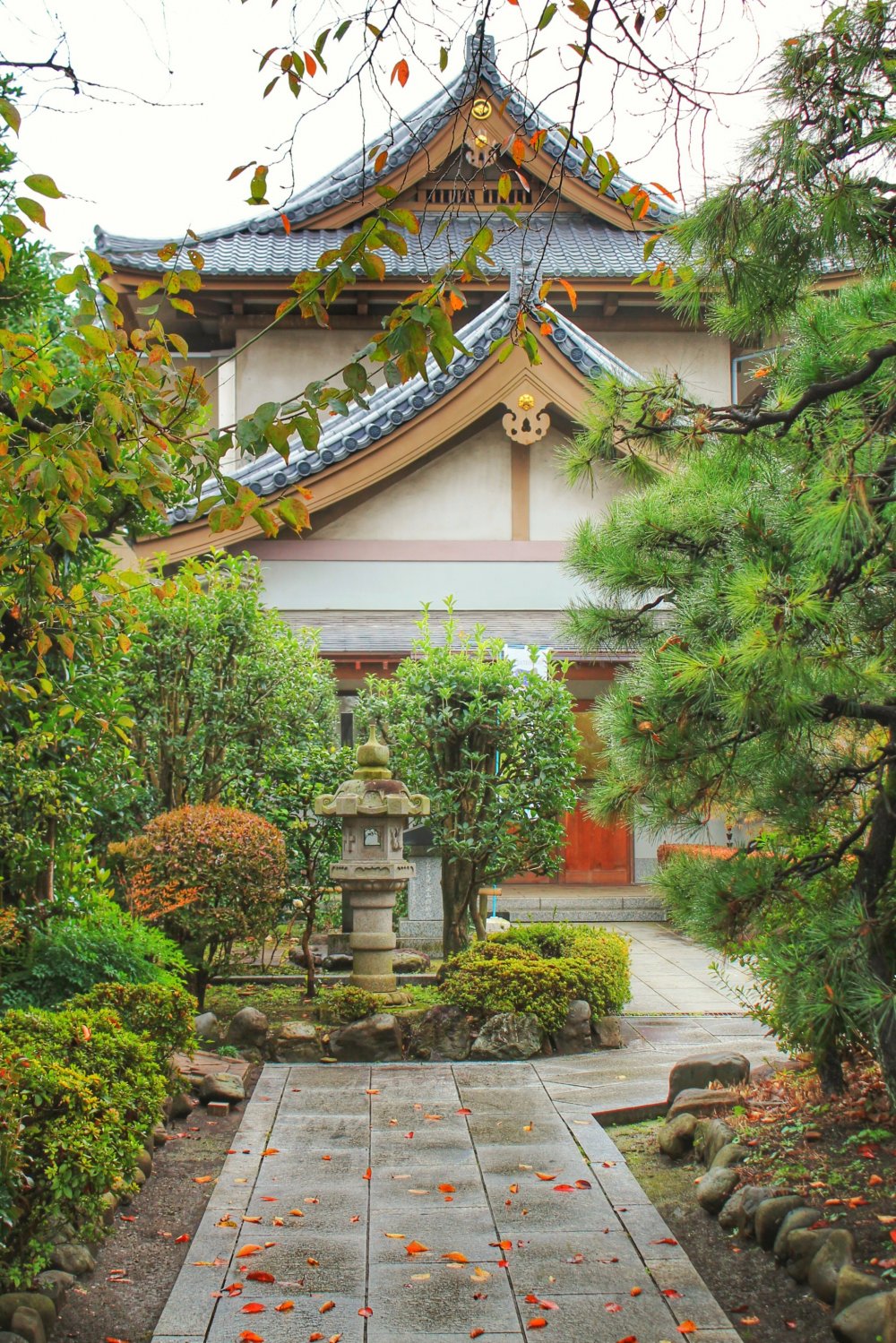 Shinsho temple has a nice garden