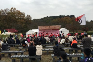 <p>Korean dance at the stage</p>
