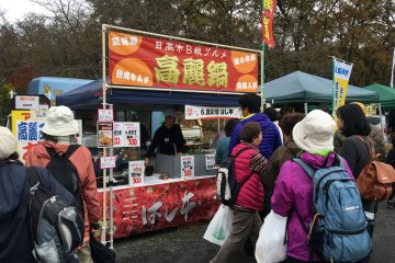 <p>This is another popular stall selling Korean hot pot.</p>