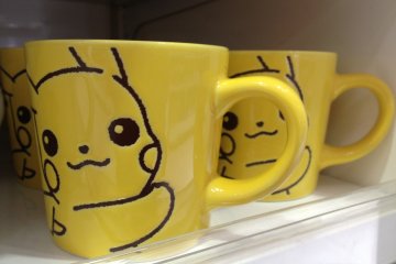 <p>Pikachu mugs</p>

