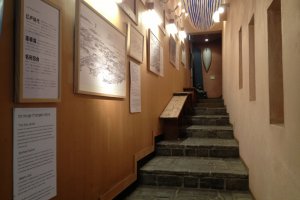 Hallway towards the first exhibition room, highlighting general information and history about Kamigata ukiyo-e and kabuki in Osaka.

