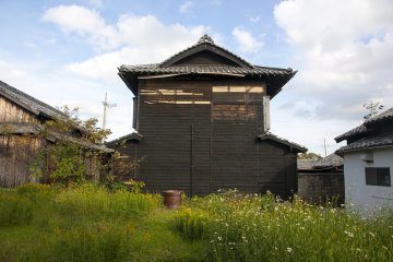 <p>บ้านไม้เก่าในชุมชนบนเกาะซากุชิมายังคงถูกอนุรักษ์ไว้เป็นอย่างดี</p>
