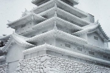 Tsuruga Castle made of snow