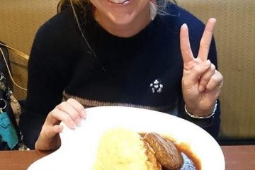 Nele about to enjoy her favorite Japanese dish, omu-rice (オムライス, Omu-raisu)