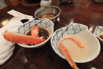 On the left is Hokkaido crab and on the right is crab from the Sea of Japan
