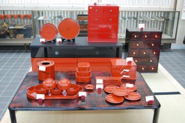 Lacquerware items for your Japanese lifestyle