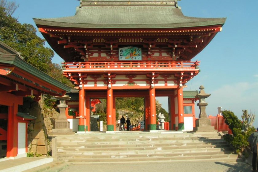 The outer gate of the shrine