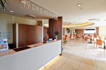 Breakfast and Dinner buffet at the Dress Diner