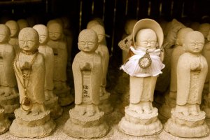 Jizo statues