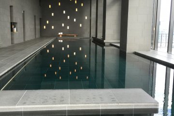 30-meter luxury pool