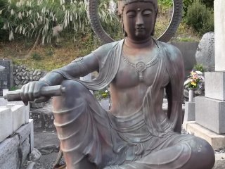 Một tượng Phật khác đang nghỉ ngơi 