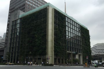 The Pasona building stands out in Chiyoda as its lined with greenery from top to bottom.