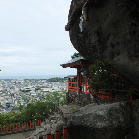 The Holy Rock Gotobiki Iwa, Shingu