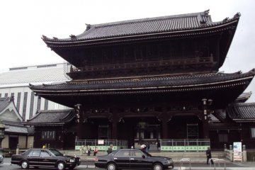 Higashi Honganji is one of the largest wooden structures in Kyoto.