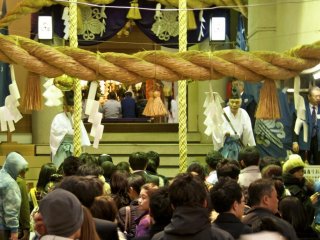Ebisu Shrine, usually quiet and unobtrusive, is packed for 3 days in November.