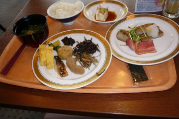 <p>อาหารเช้าสไตล์ญี่ปุ่น</p>