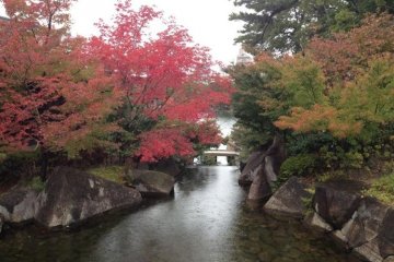 <p>ความสวยงามของการออกแบบสวนญี่ปุ่นที่โทคุงาวะ-เอน</p>