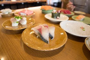 Ikan lokal Beppu disajikan oleh Kame-sho