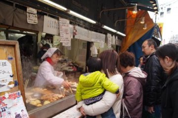 일본의 B급 먹거리를 스나마치긴자상점가에서 먹으면서 걷자