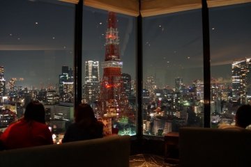 A romantic dinner with a view at Sky Lounge Stellar Garden in Tokyo.