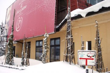Entrance to Il-che-cciano cafe