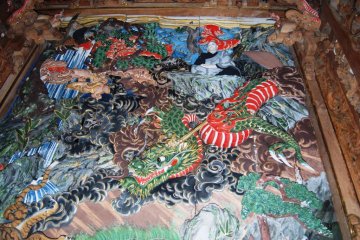 Michelangelo of Echigo's famous carved ceiling at Seifukuji Temple