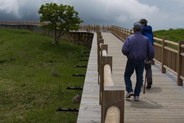 The safe elevated boardwalk that leads up to Lake Number 1