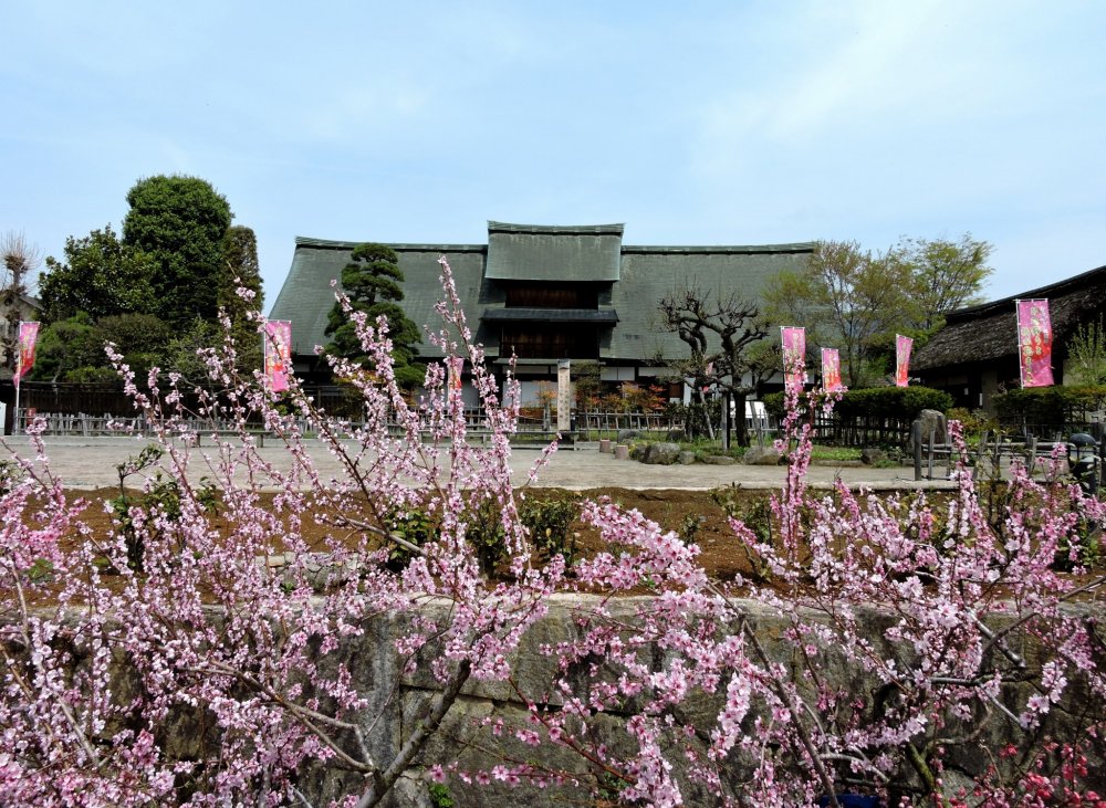 Maison Kanzo Yashiki en face de la station Enzan