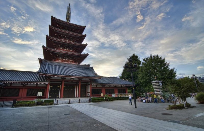 <p>Прекрасноя пятиэтажная пагода на территории храма Сэнсодзи</p>