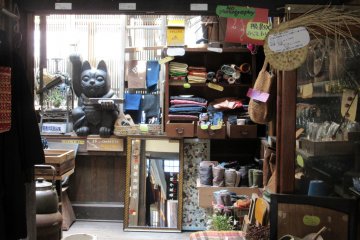 In Narai, you can find all sorts of goods!