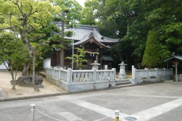 One of the side shrines at Yu Jinja