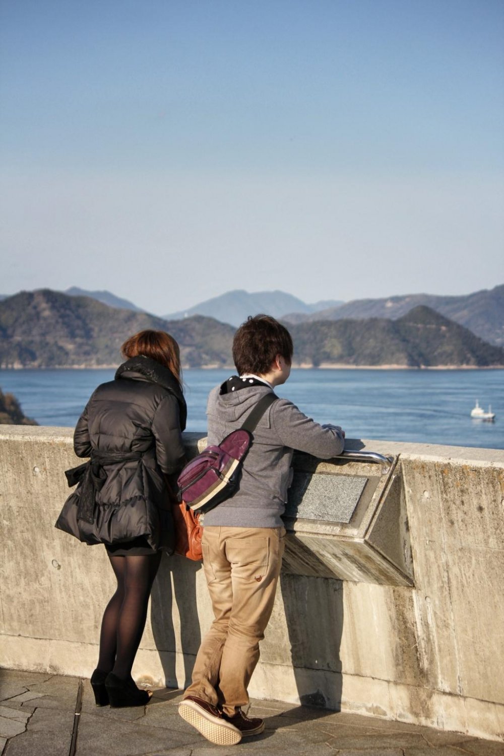 Itoyama Park in Imabari is popular with young couples who enjoy the romance of the expansive views
