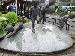 One of the many sculptures found in Shibuya