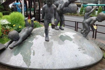 <p>One of the many sculptures found in Shibuya</p>