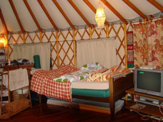 Bên trong lều Yurt