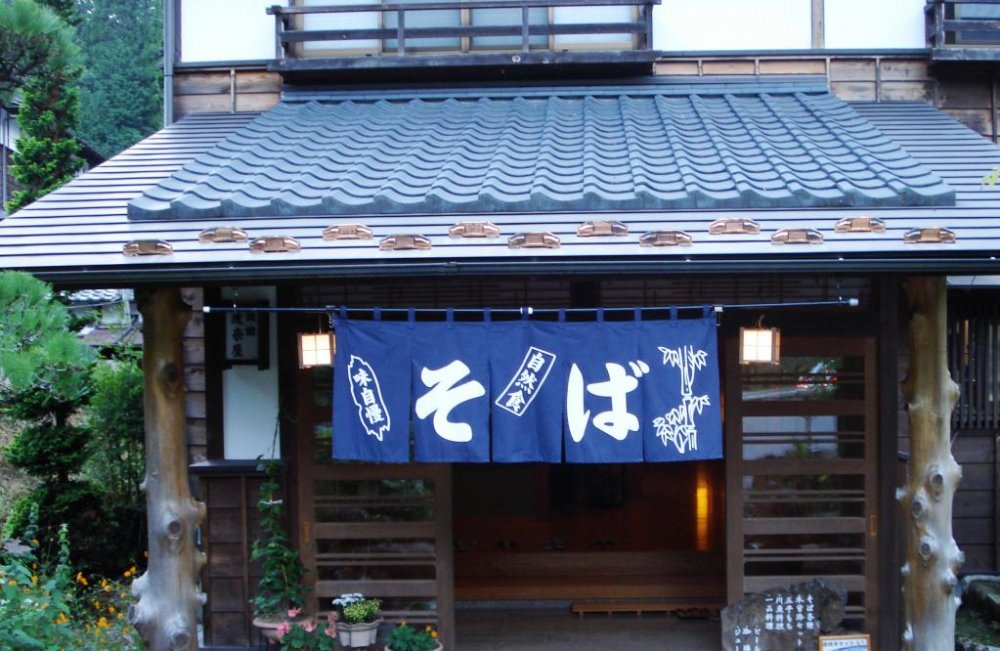 Quán mì Soba tiện lợi gần Nagiso trên đường Nakasendo nối giữa Kyoto và Tokyo